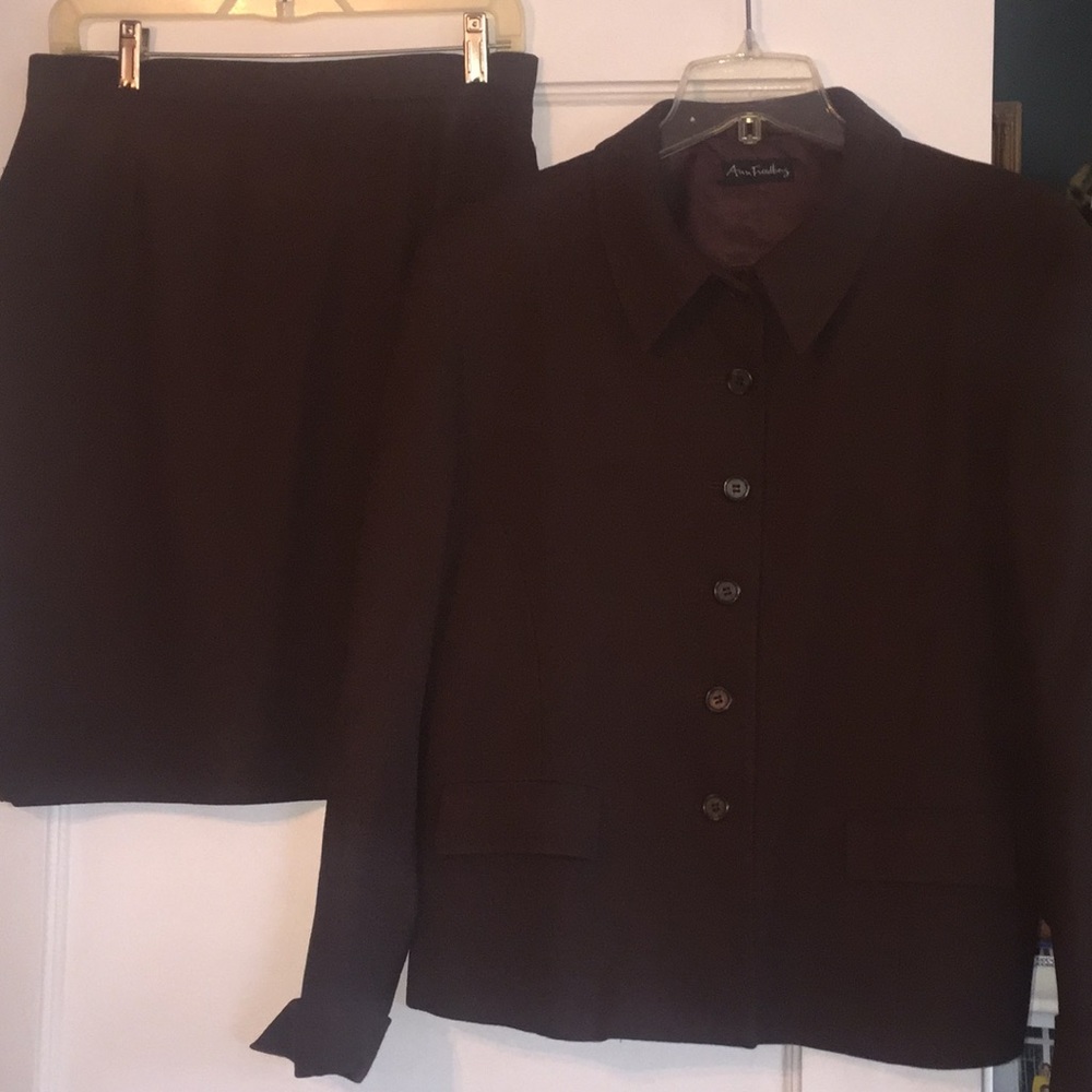 Two piece women’s suite wool